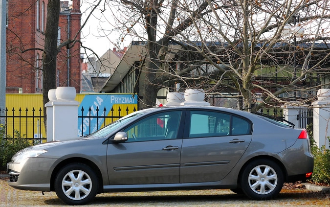 Renault Laguna cena 18800 przebieg: 177098, rok produkcji 2009 z Dzierżoniów małe 667